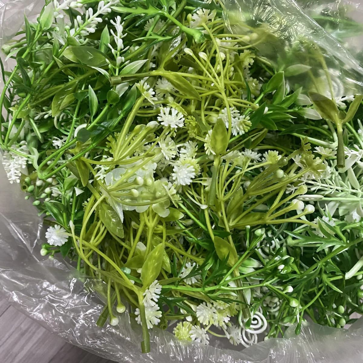 Cỏ Lá Điểm Cắm Hoa Cao Cấp (Nửa Kg)