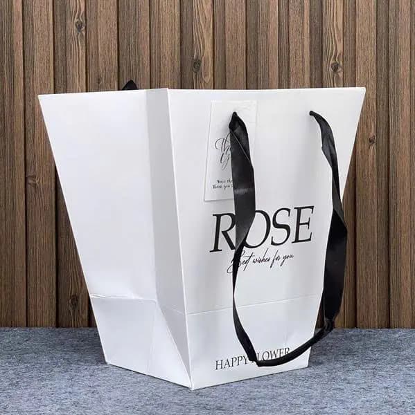 Túi giấy trắng hình thang Rose